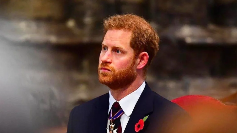 Príncipe Harry afirma que William e Kate o encorajaram a usar fantasia nazista em 2005