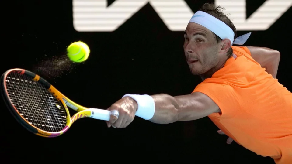 Rafael Nadal e Iga Swiatek estreiam com vitória no Aberto de tênis da Austrália