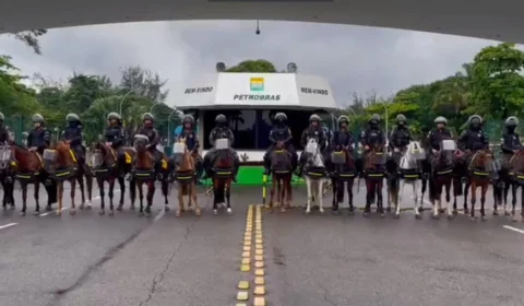 Bolsonaristas tentam, sem sucesso, bloquear refinarias de petróleo no Brasil