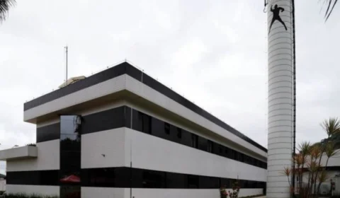 Santos corta alimentação de funcionários e gera crise interna na Vila Belmiro