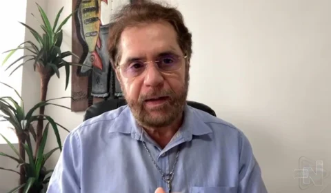 ‘Não sou Maria vai com as outras’, diz senador Plínio Valério ao votar contra intervenção no DF