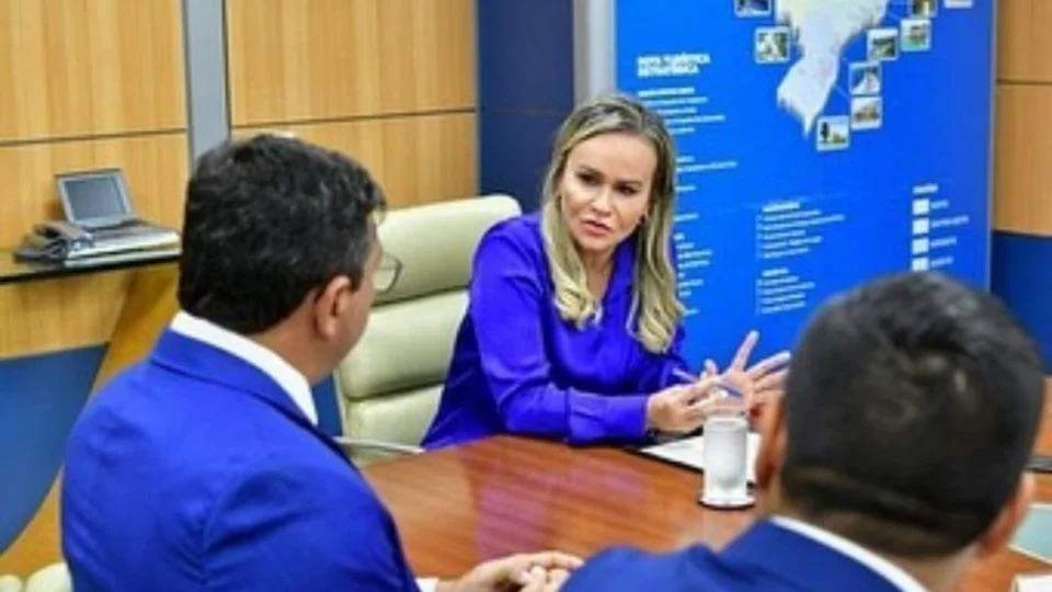 Propostas para setor turístico no AM chegam até ministra Daniela Carneiro