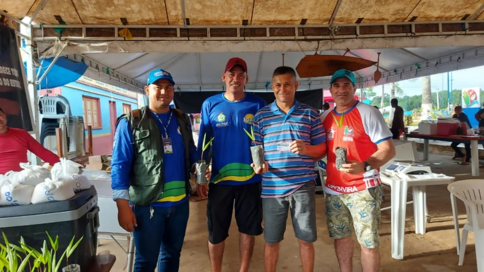 Produtores de Envira recebem serviço de emissão de documentos no AM