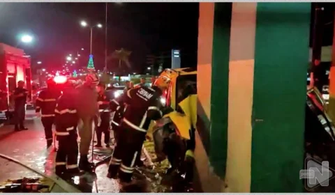 VÍDEO: homem morre preso às ferragens de carro após grave acidente em Manaus