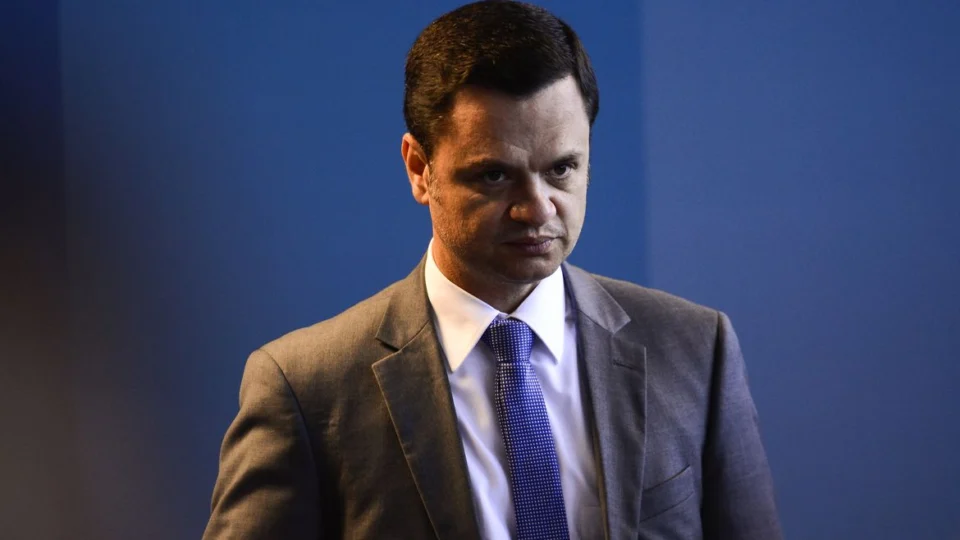 Torres volta a negar participação em reuniões com Bolsonaro