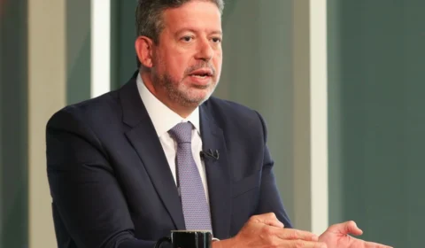 Anúncio de Lula para baratear carros populares incomoda Lira, diz colunista