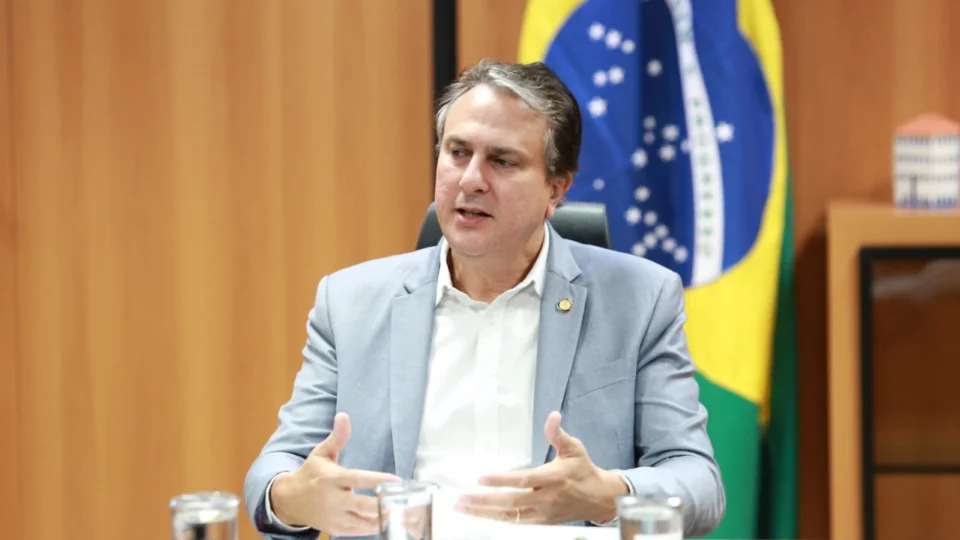 Ministro da Educação diz que bolsas da Capes e do CNPQ terão reajustes