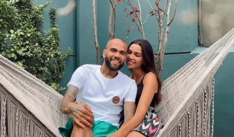 ‘Não deturpem’, diz mulher de Daniel Alves ao negar apoio a jogador