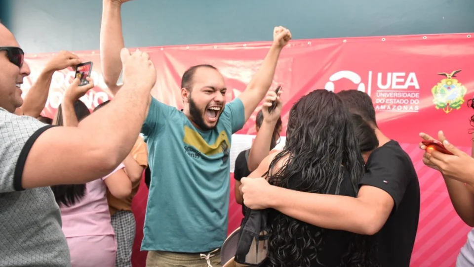 UEA divulga listas com aprovados no Vestibular e SIS no AM; confira