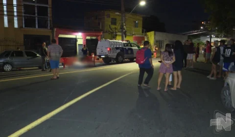 VÍDEO: homem é morto a facadas na frente de bar da Zona Centro-Sul de Manaus