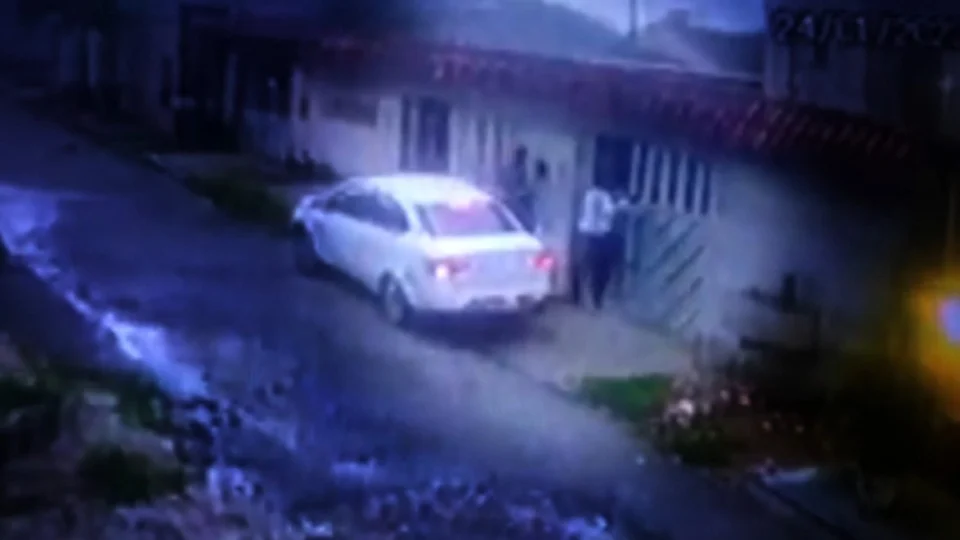 VÍDEO: homem morre baleado em quitinete onde vivia com família em Manaus