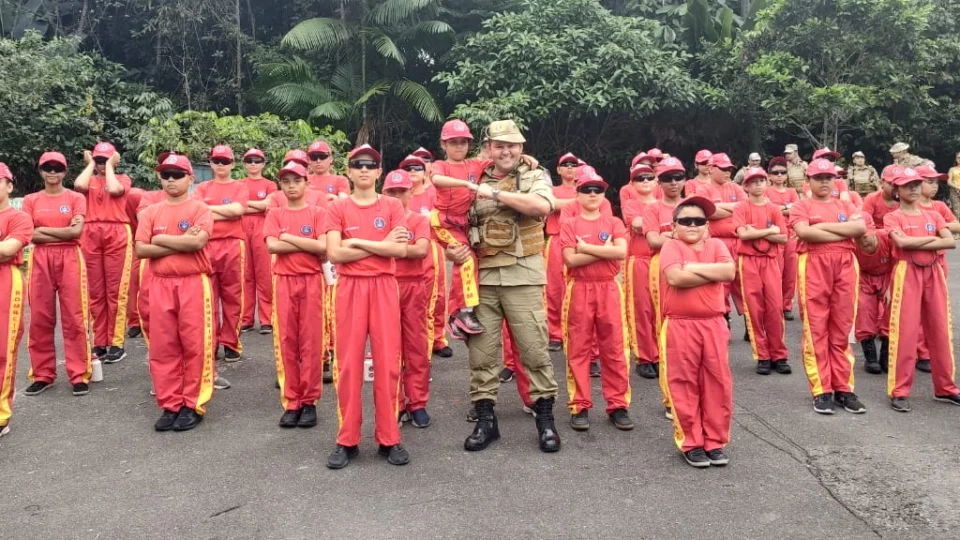 Programa Bombeiro Mirim divulga 800 vagas para Manaus e interior do AM