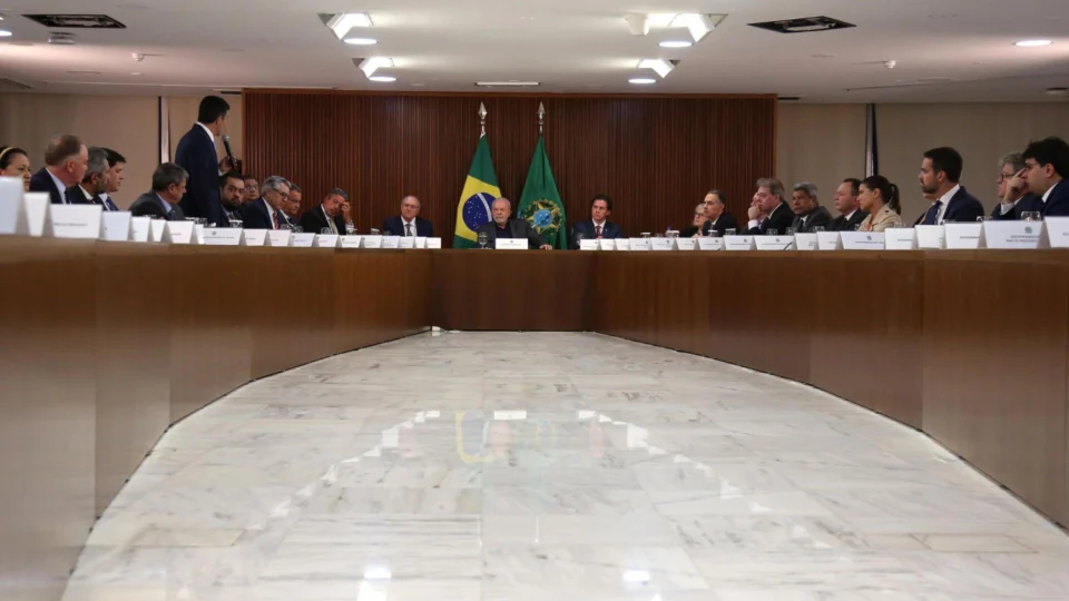 Lula e governadores se unem em Brasília para condenar atos golpistas