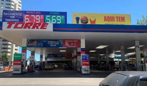 Lula está hospedado em frente a posto que originou a Lava Jato, em Brasília