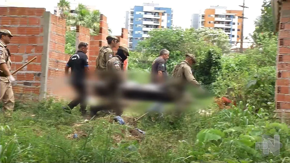 VÍDEO: mulher encontra corpo de filho desaparecido na Zona Centro-Sul de Manaus