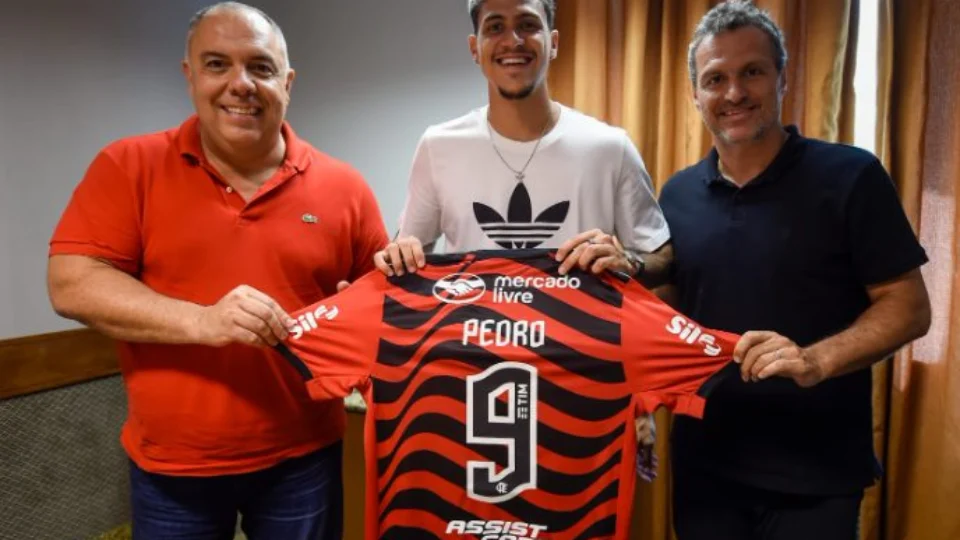 Flamengo renova contrato de Pedro até 2027