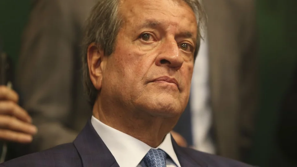 Moraes determina que PF ouça Valdemar Costa Neto em até cinco dias