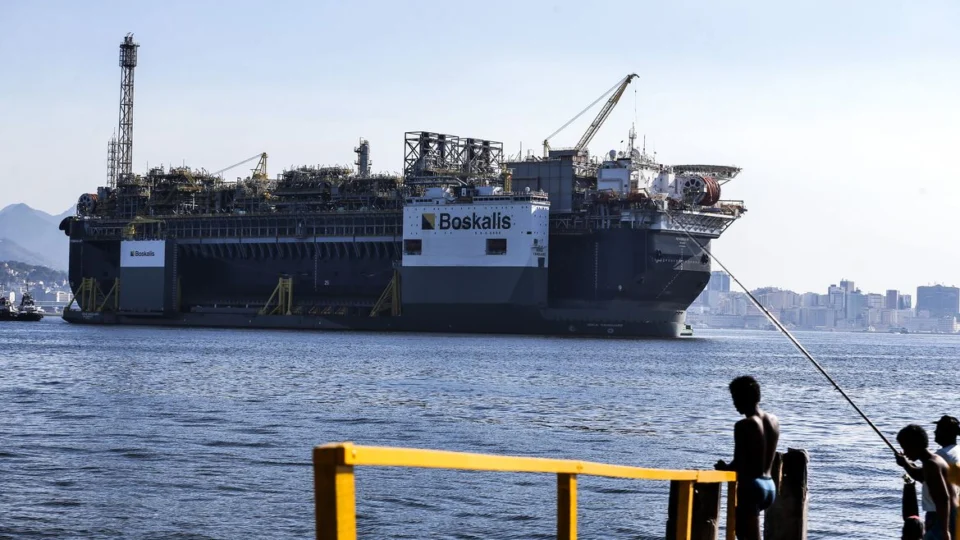 Produção de petróleo e gás cai 0,58% em dezembro ante novembro, mostra ANP