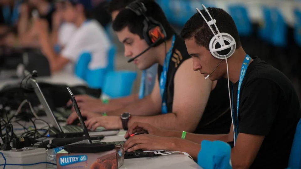 Será que é possível atuar no setor de TI sem saber programar?