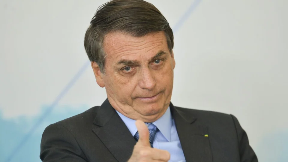 PF e CGU investigam vacina falsa de Jair Bolsonaro em São Paulo