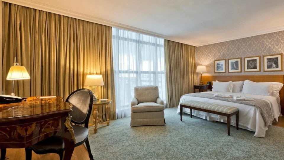 Sem casa, Lula e Janja seguem em hotel com custo de R$ 216,8 mil