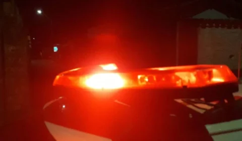 VÍDEO: polícia resgata jovem de ser morta no tribunal do crime em Iranduba-AM