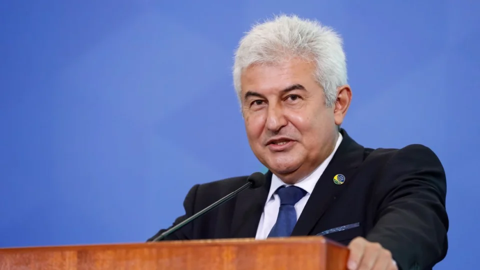 Dança das cadeiras: Lula dispensa indicados de Bolsonaro da Camex