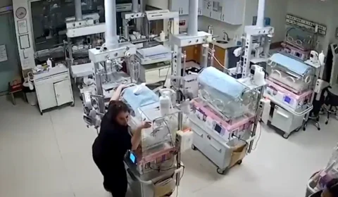 Vídeo: enfermeiras protegem bebês em incubadoras durante terremoto na Turquia