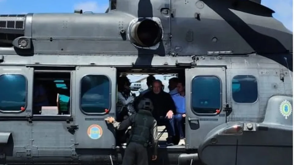 Tragédia em SP: Lula sobrevoa áreas e anuncia casas para vítimas da chuva