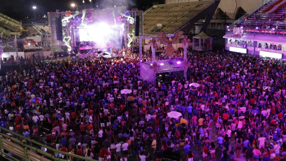 Carnaboi: primeira noite recebe mais de 10 mil pessoas em Manaus