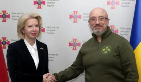 Ministro da Defesa da Ucrânia é afastado em meio a polêmicas de corrupção