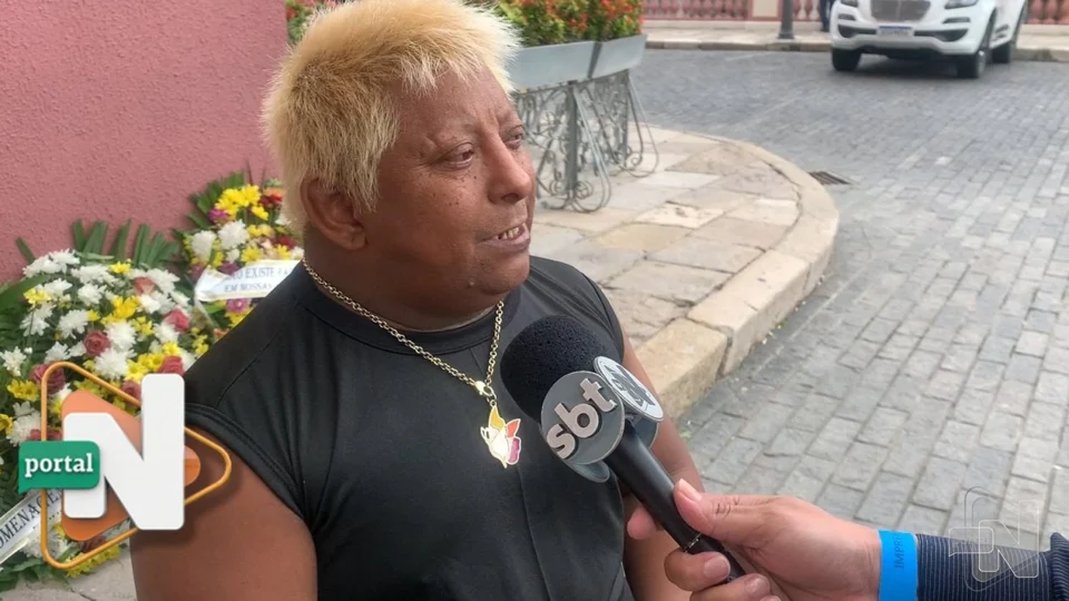 Patixa Teló faz homenagem a Amazonino e quer ser chamada de ‘Patixa Armando Mendes’