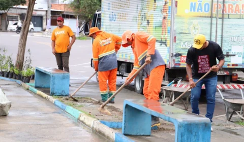 Praça Rosa Dourado recebe limpeza e pintura no Bairro São José 3, em Manaus