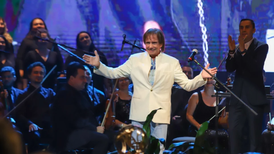 Roberto Carlos é acusado de plágio com canção ‘Traumas’, segundo perícia