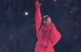 Katy Perry é destronada por Rihanna com show mais assistido do Super Bowl