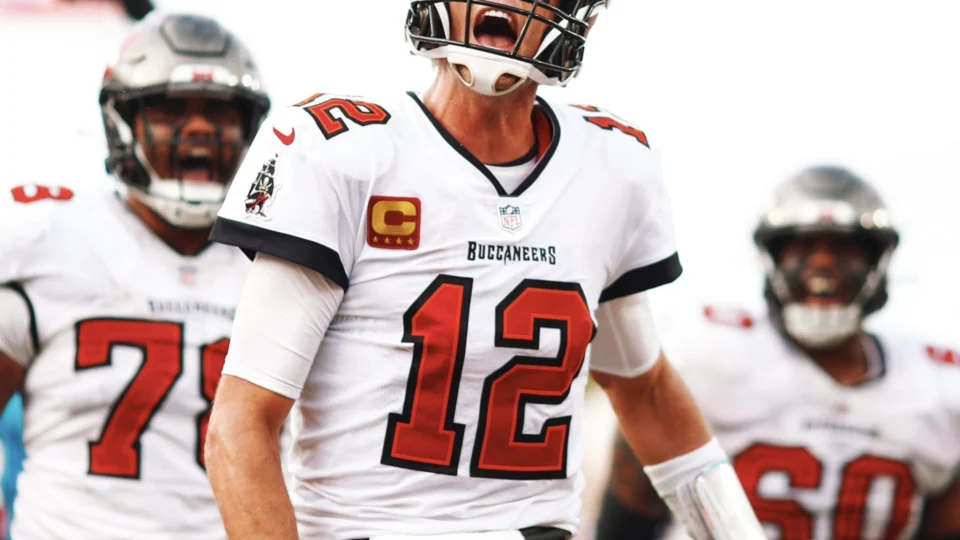 NFL: Tom Brady anuncia aposentadoria do futebol americano aos 45 anos