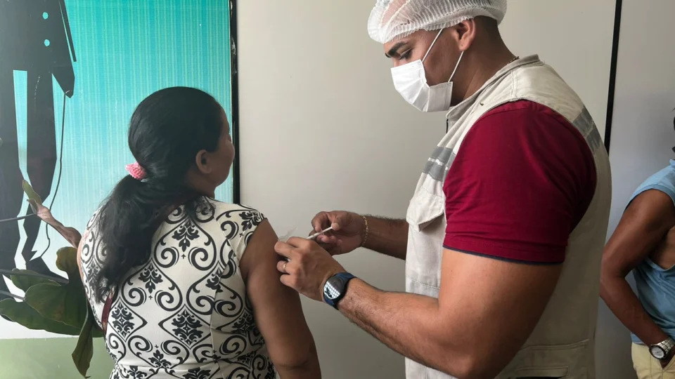 Covid-19: Manaus terá 74 pontos de vacinação nesta segunda