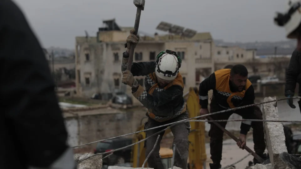 Vídeo: países da UE mobilizam-se no resgate de feridos na Turquia e Síria