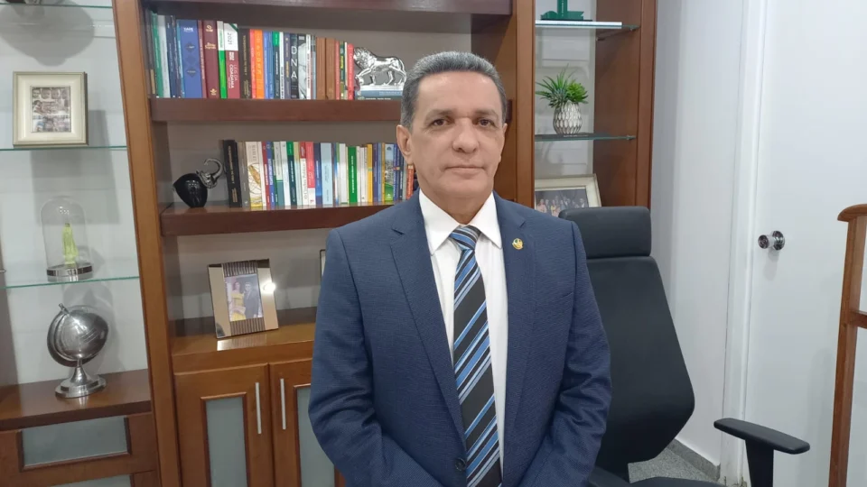 Senador Mecias de Jesus (RR) quer fim da destruição de máquinas e aeronaves de garimpos
