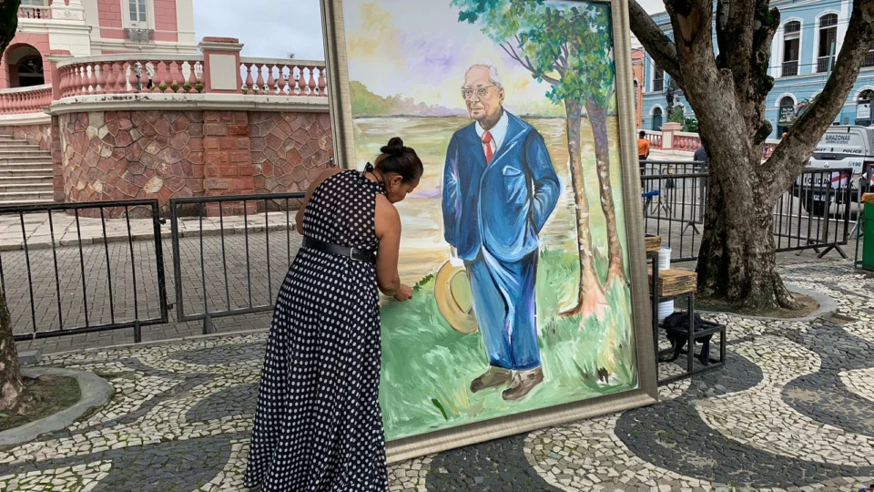 Veja galeria de fotos do 2º dia de visita ao velório de Amazonino, no AM