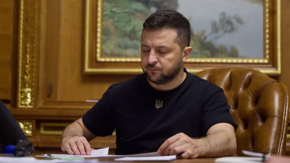 Zelenski visita Reino Unido pela 1ª vez desde invasão da Ucrânia por russos