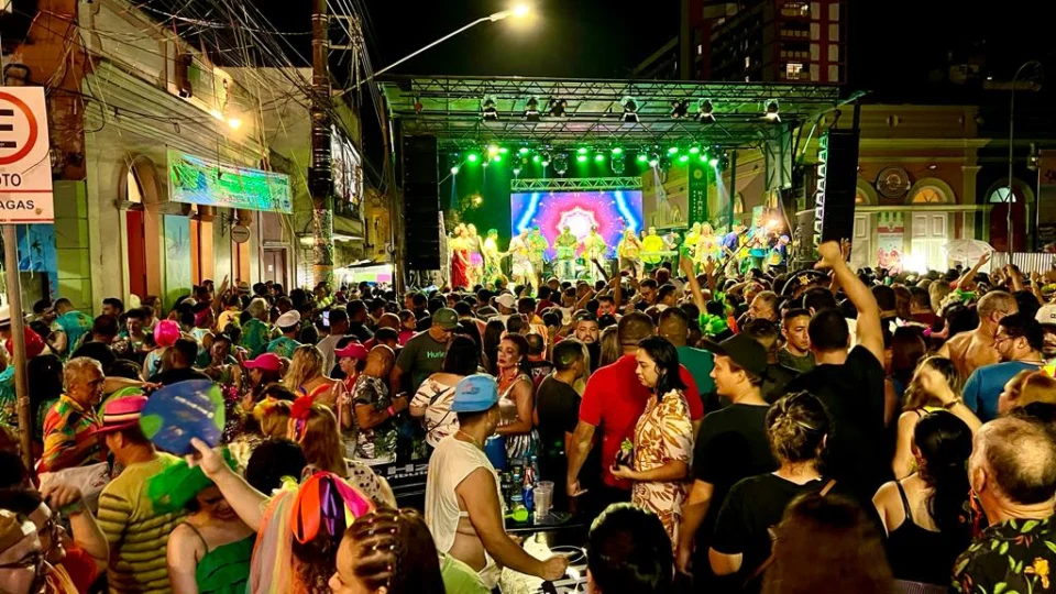 Fotos: Norte Folia transmite Banda da Bica ao vivo no carnaval de Manaus