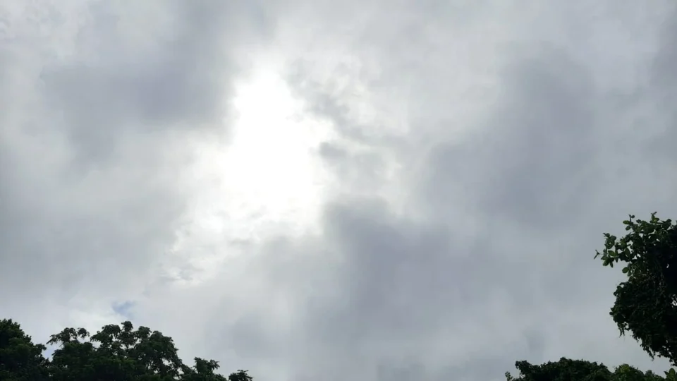 Previsão do tempo aponta 39% de chance de chuva para Manaus neste sábado (3)