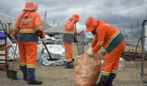 Mais de 41 toneladas de resíduos são recolhidas no sambódromo de Manaus