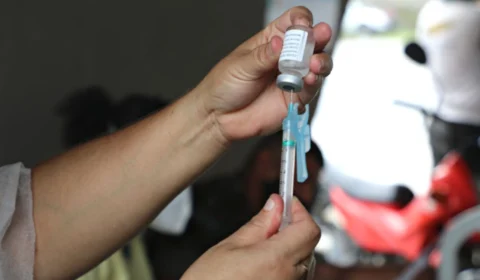 Covid-19: campanha de vacinação retorna a supermercados de Manaus