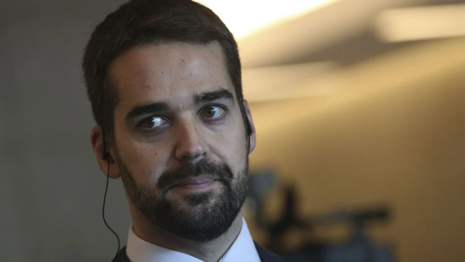 Eduardo Leite é afastado da presidência do PSDB por determinação do TJDF