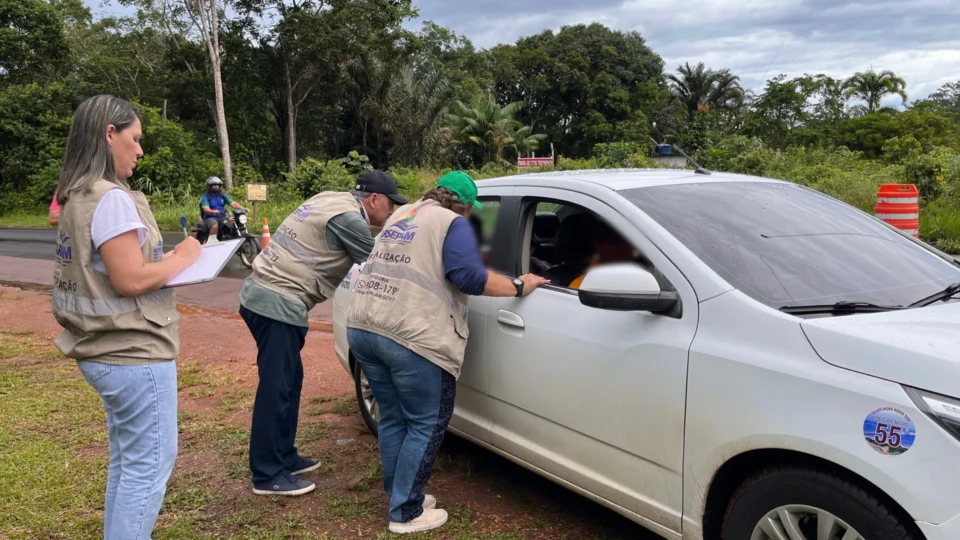 Fiscalização em Novo Airão-AM constata irregularidades em táxis intermunicipais