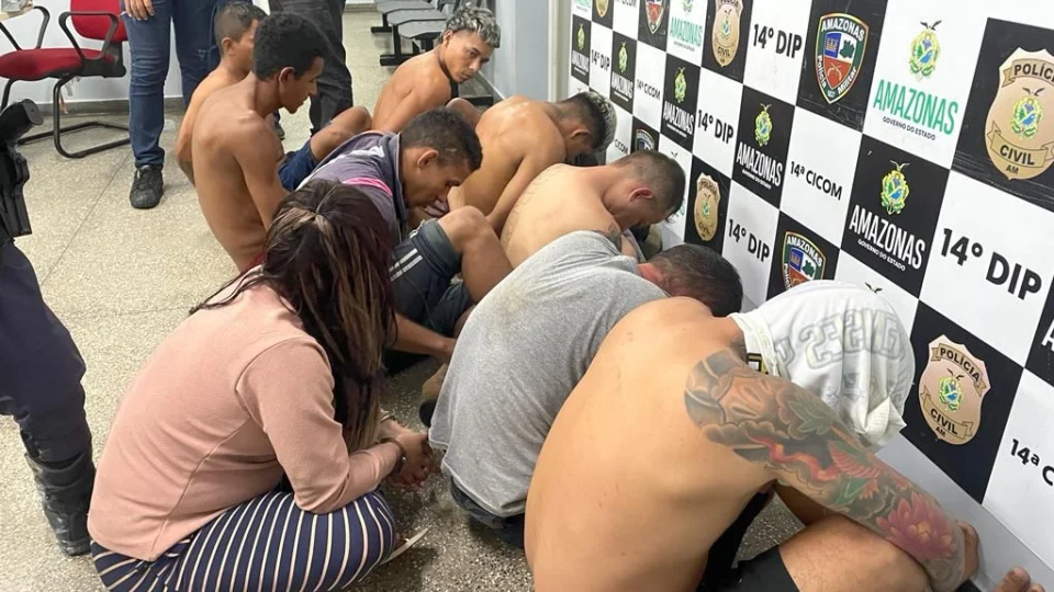 Grupo é preso suspeito de tráfico de drogas na Zona Leste de Manaus