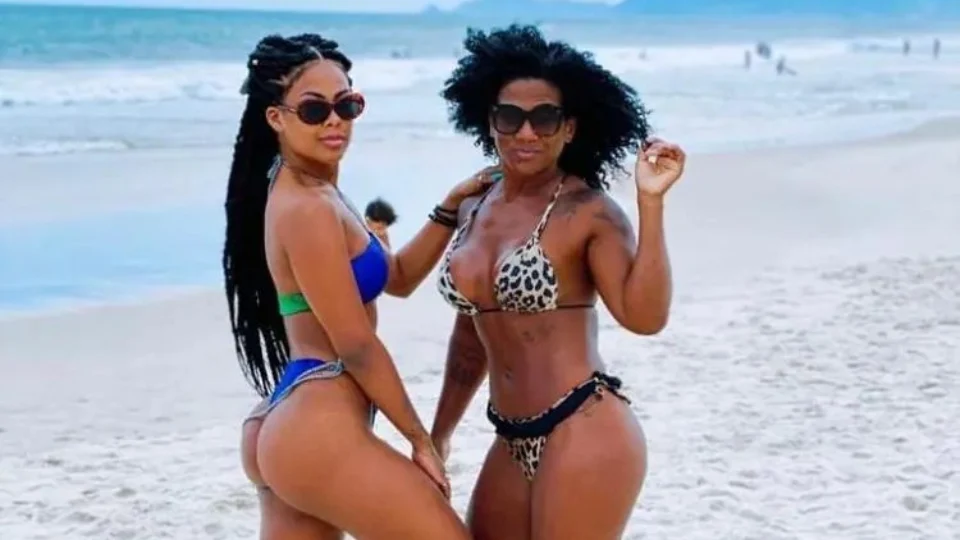 Sarada, mãe da BBB Marvvila chama atenção nas redes sociais; veja fotos