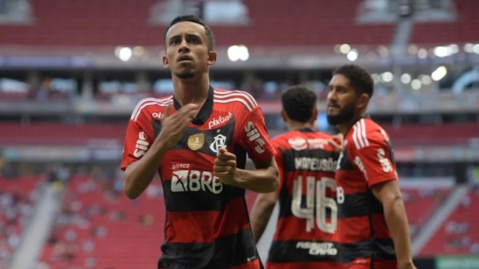 Com gol em tempo recorde, Flamengo vence o Botafogo pelo Cariocão
